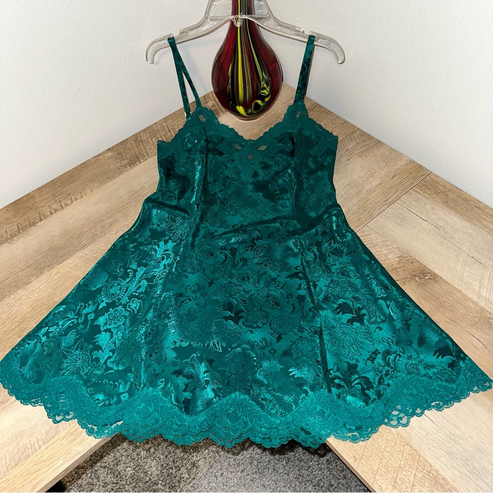 Victoria’s Secret Slip Night Gown Dress Peignoir Vintage NWT gold label Size S